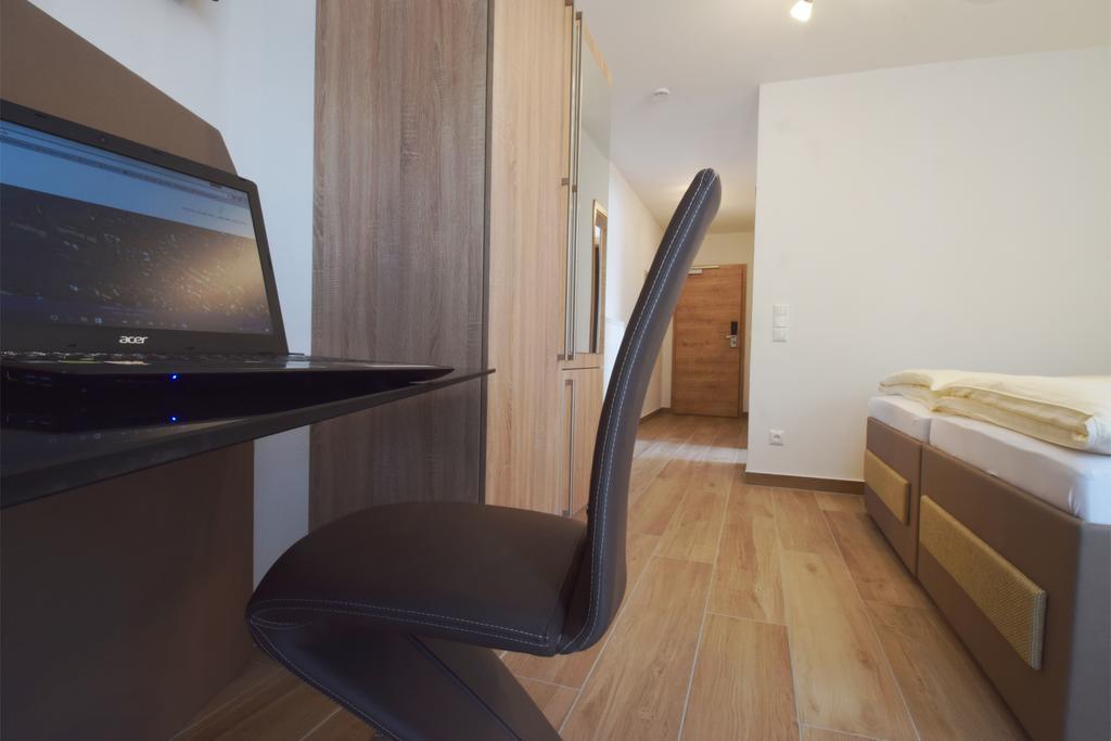 Aparthotel Donaustern Asbach-Bäumenheim Екстериор снимка