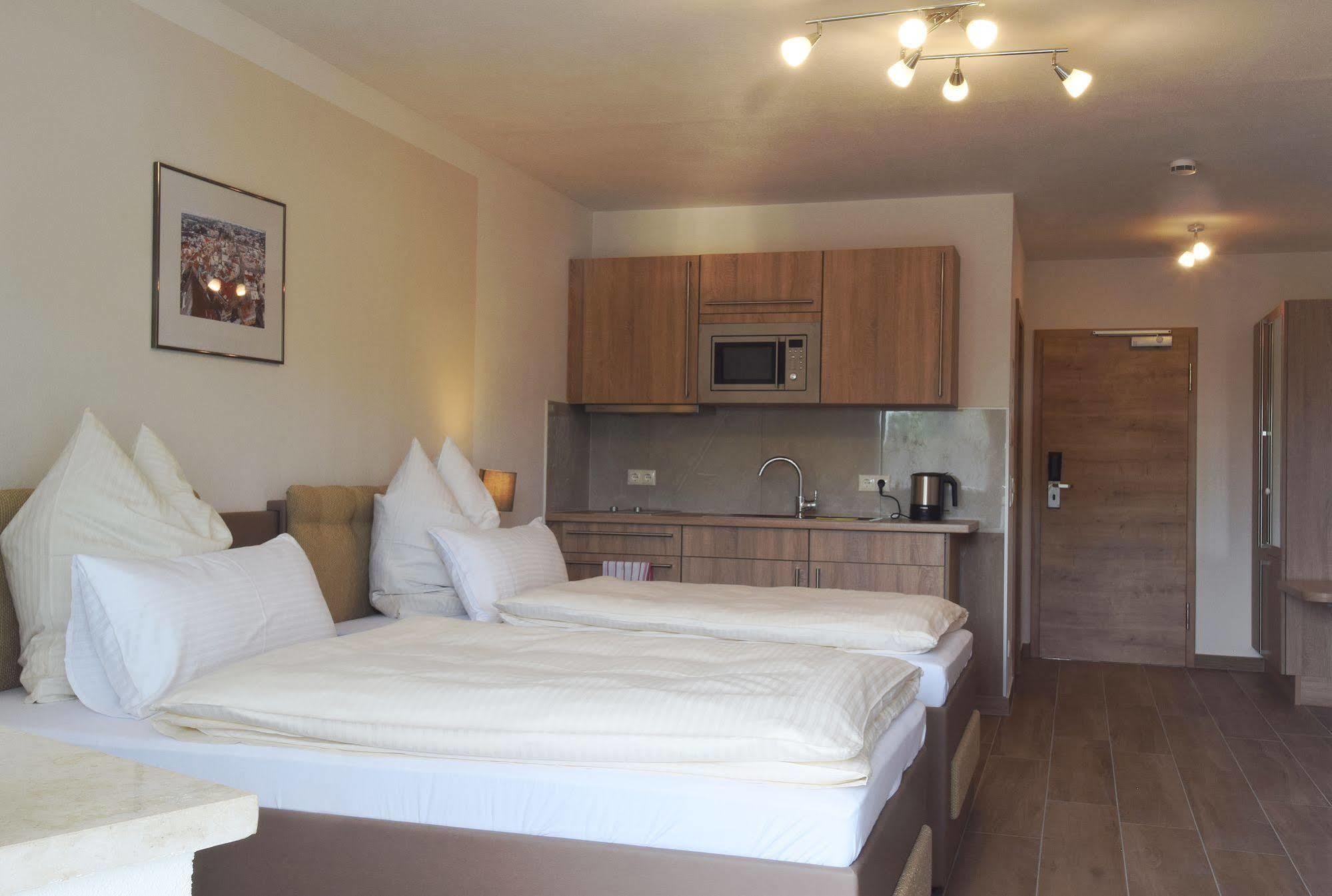Aparthotel Donaustern Asbach-Bäumenheim Екстериор снимка