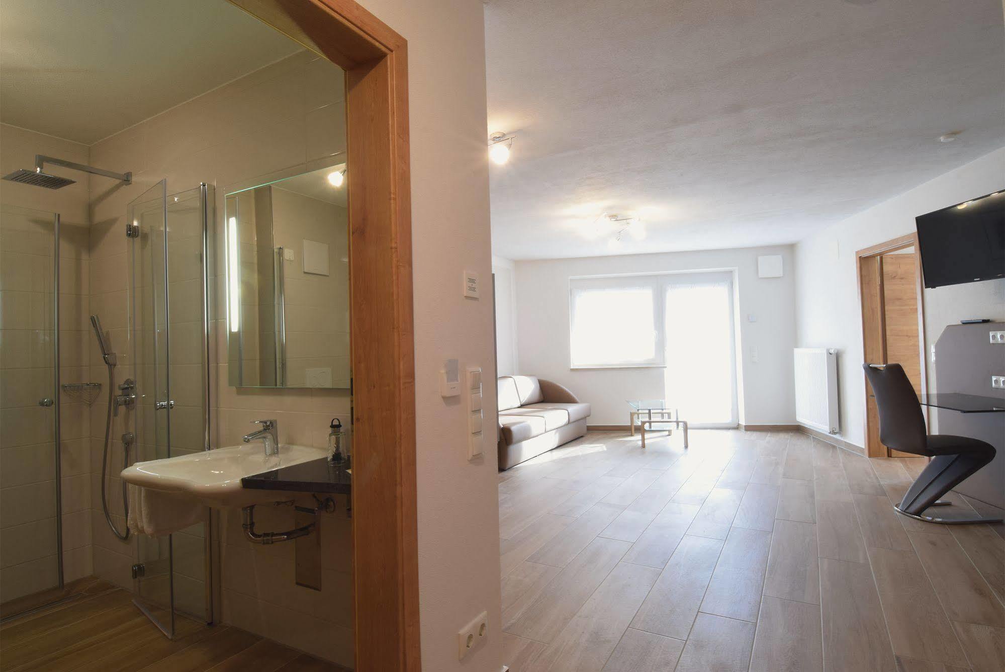 Aparthotel Donaustern Asbach-Bäumenheim Екстериор снимка