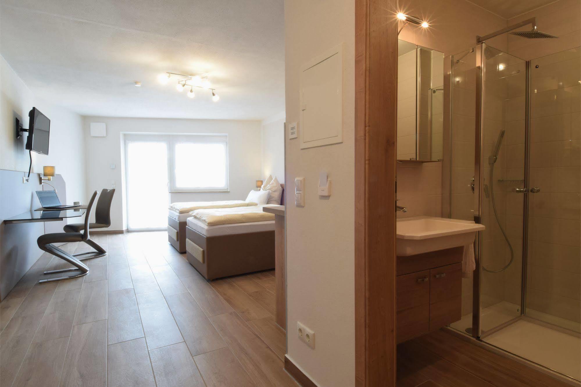 Aparthotel Donaustern Asbach-Bäumenheim Екстериор снимка