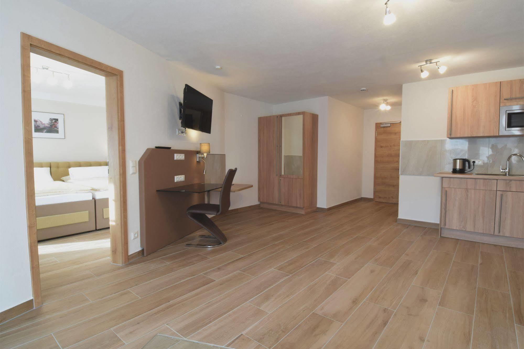 Aparthotel Donaustern Asbach-Bäumenheim Екстериор снимка