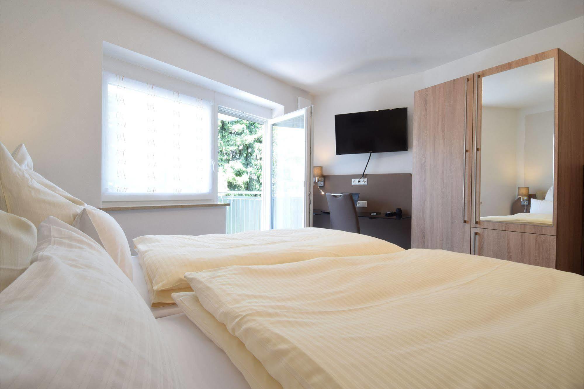 Aparthotel Donaustern Asbach-Bäumenheim Екстериор снимка