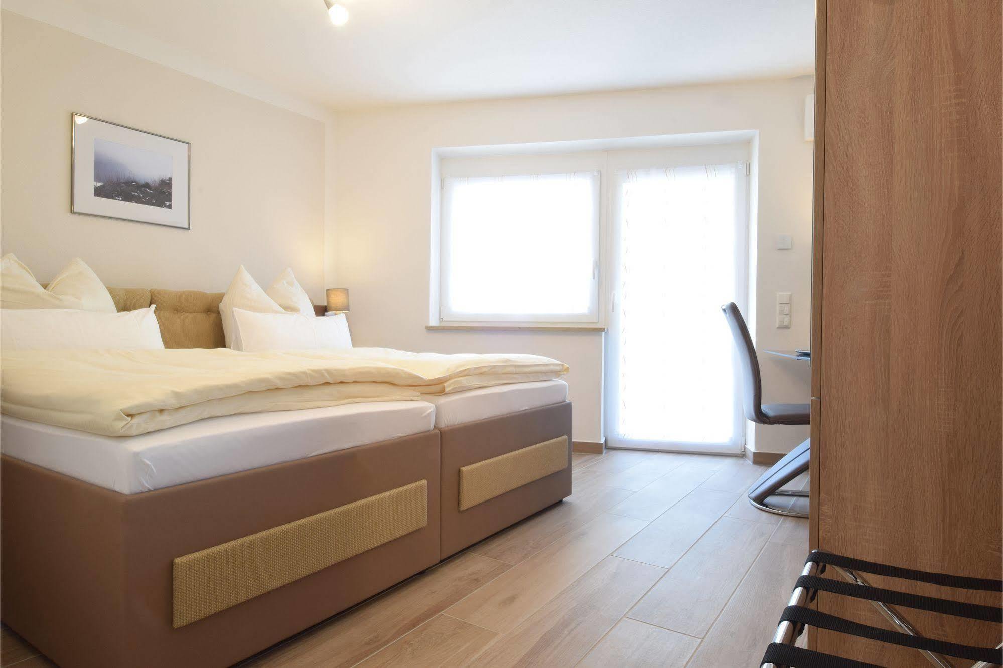 Aparthotel Donaustern Asbach-Bäumenheim Екстериор снимка