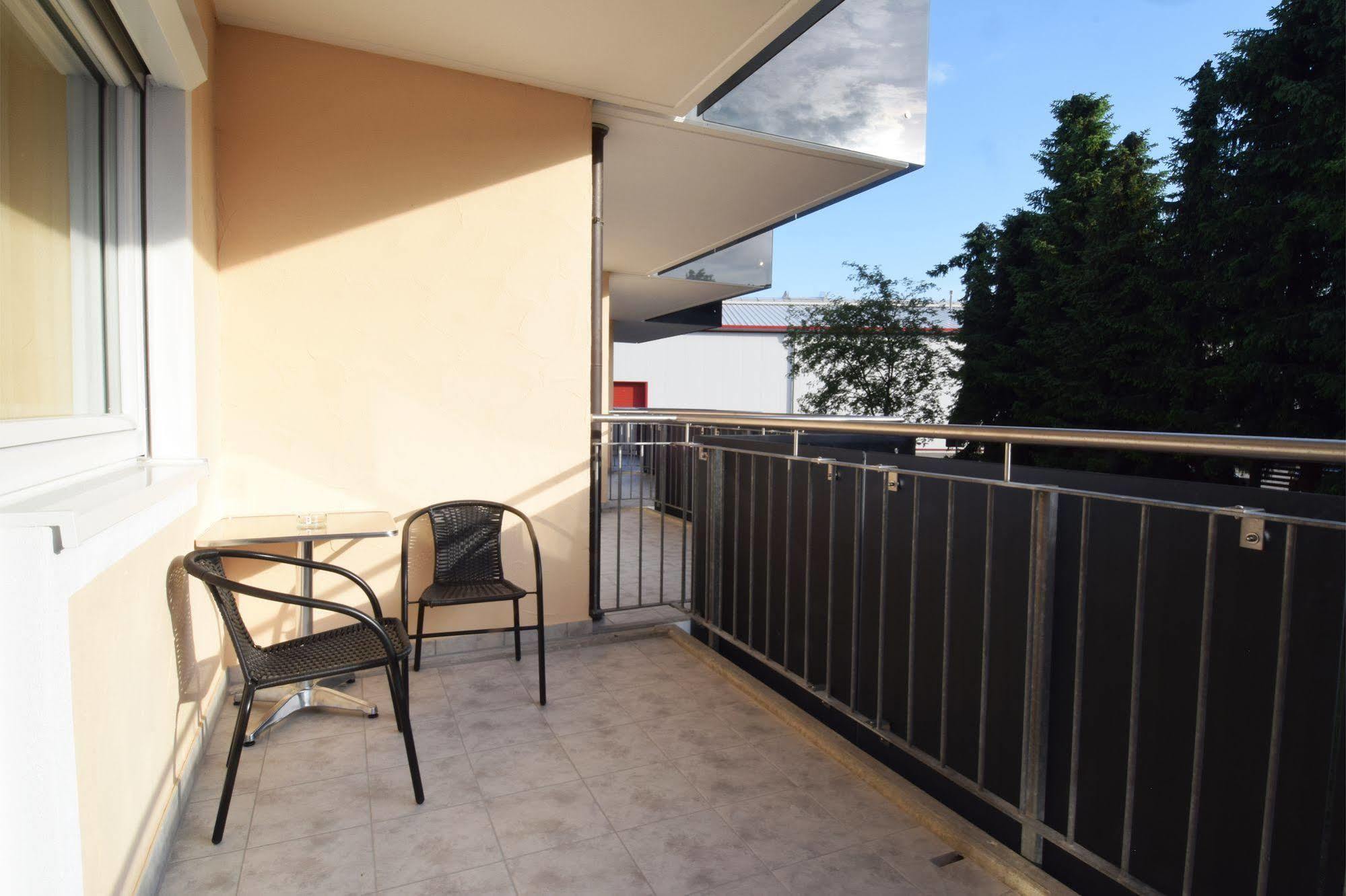 Aparthotel Donaustern Asbach-Bäumenheim Екстериор снимка