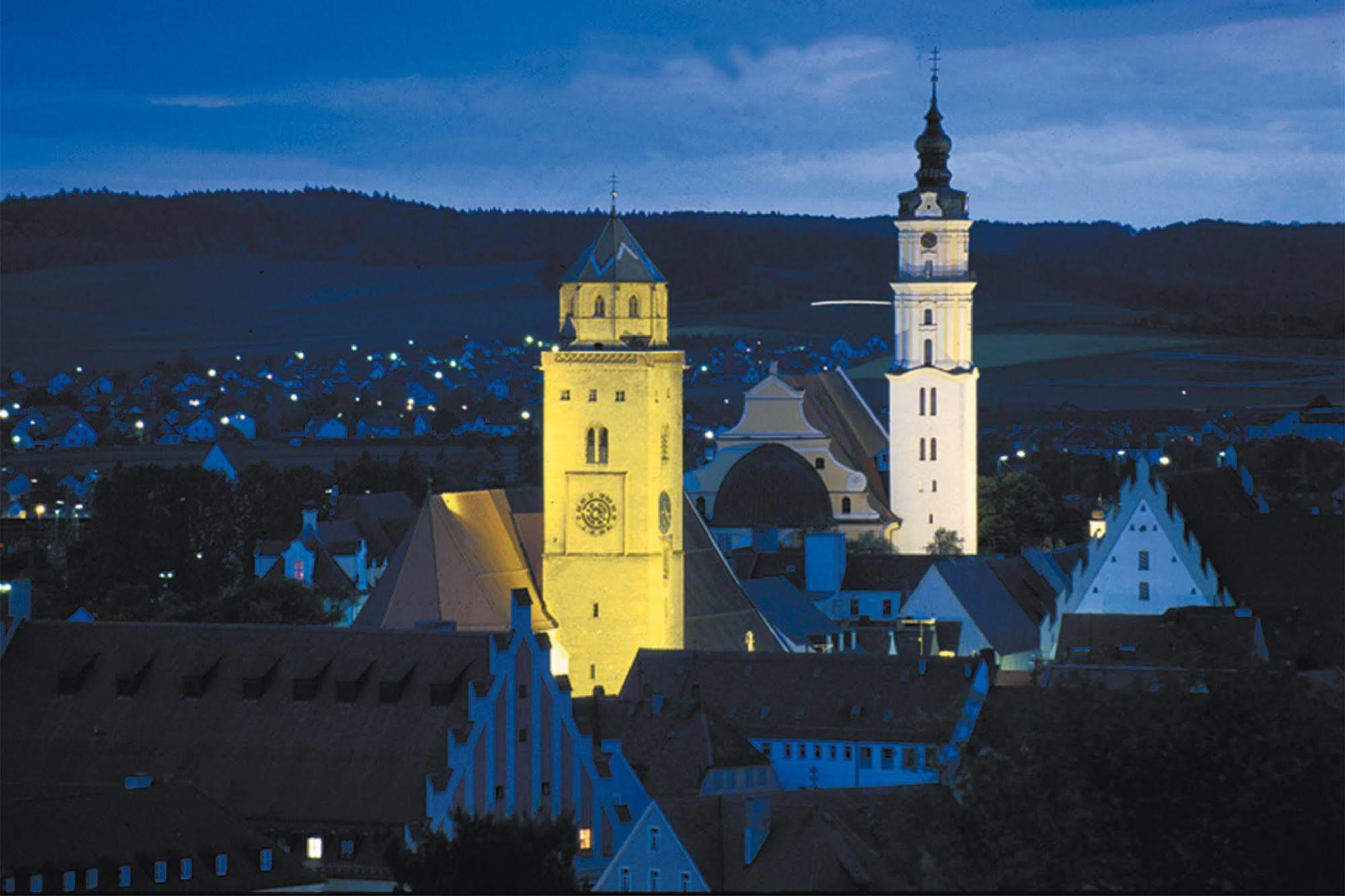 Aparthotel Donaustern Asbach-Bäumenheim Екстериор снимка